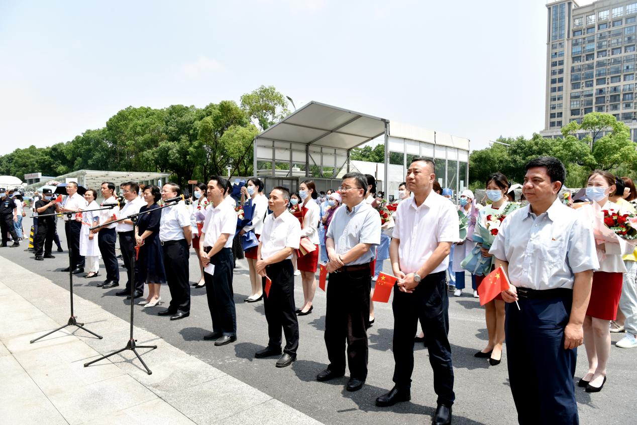 无畏逆行，载誉归来！南昌大学二附院隆重举行援沪医疗队平安凯旋欢迎仪式