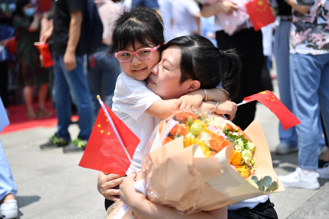 无畏逆行，载誉归来！南昌大学二附院隆重举行援沪医疗队平安凯旋欢迎仪式