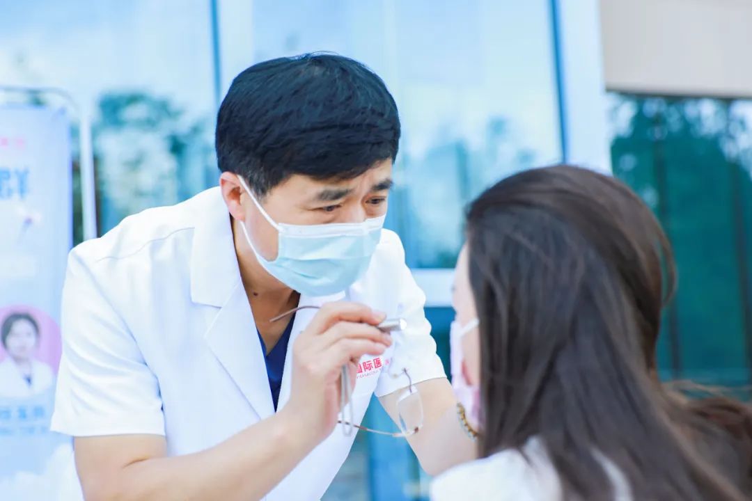 全国爱眼日｜多数人躲不过的眼疾，究竟该怎么治？