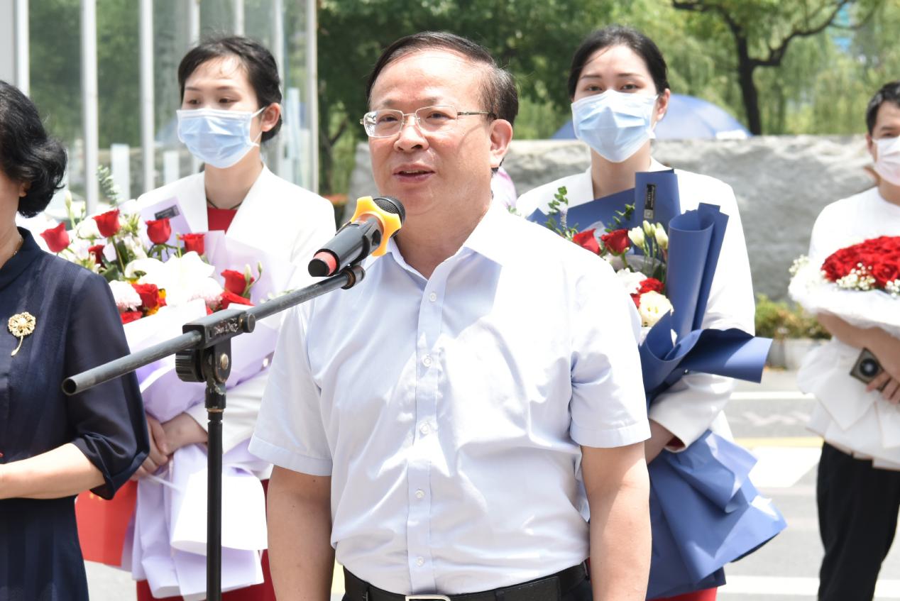 无畏逆行，载誉归来！南昌大学二附院隆重举行援沪医疗队平安凯旋欢迎仪式