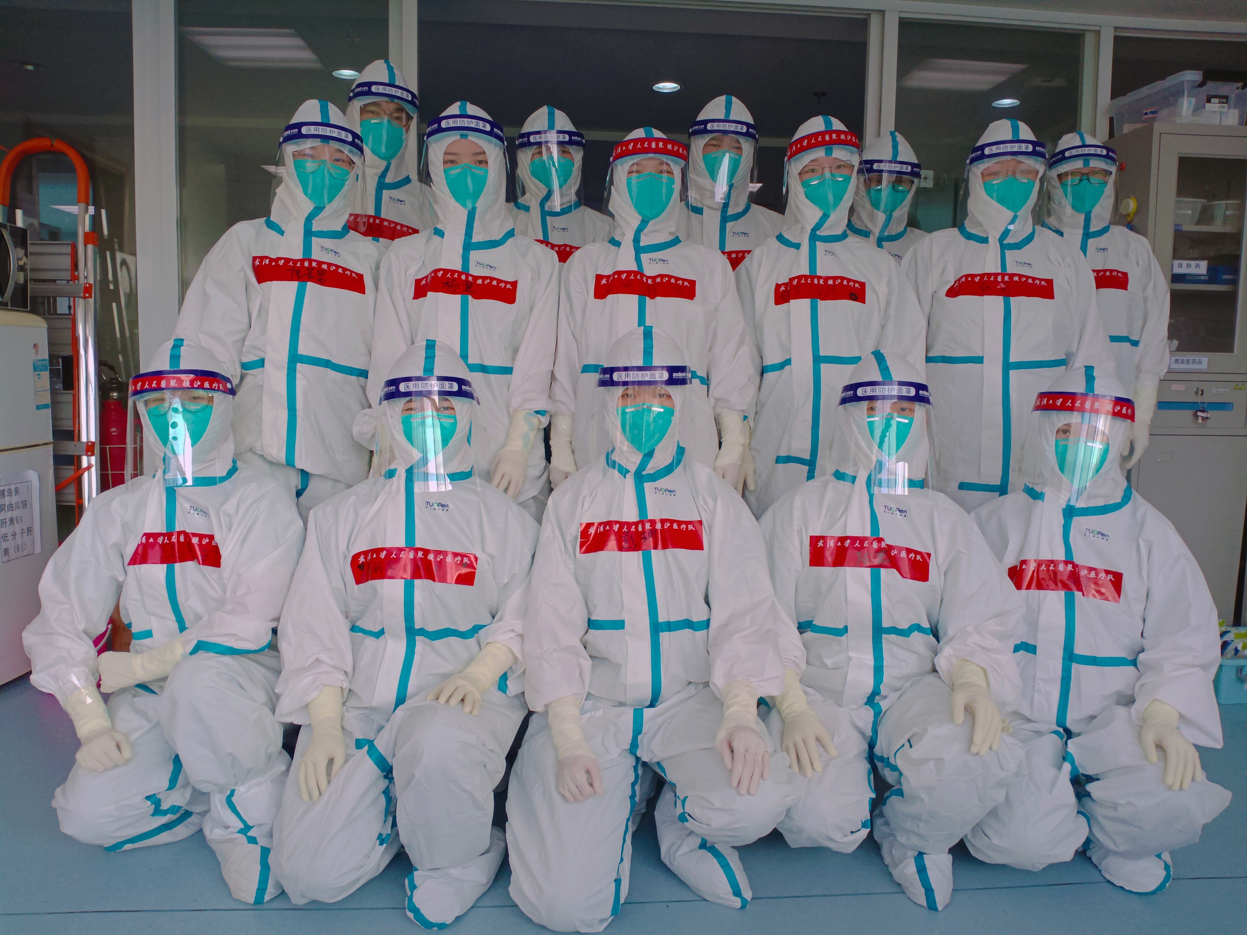 奋战 ICU 内 51 天！武汉大学人民医院第二批援沪医疗队圆满完成重症救治任务