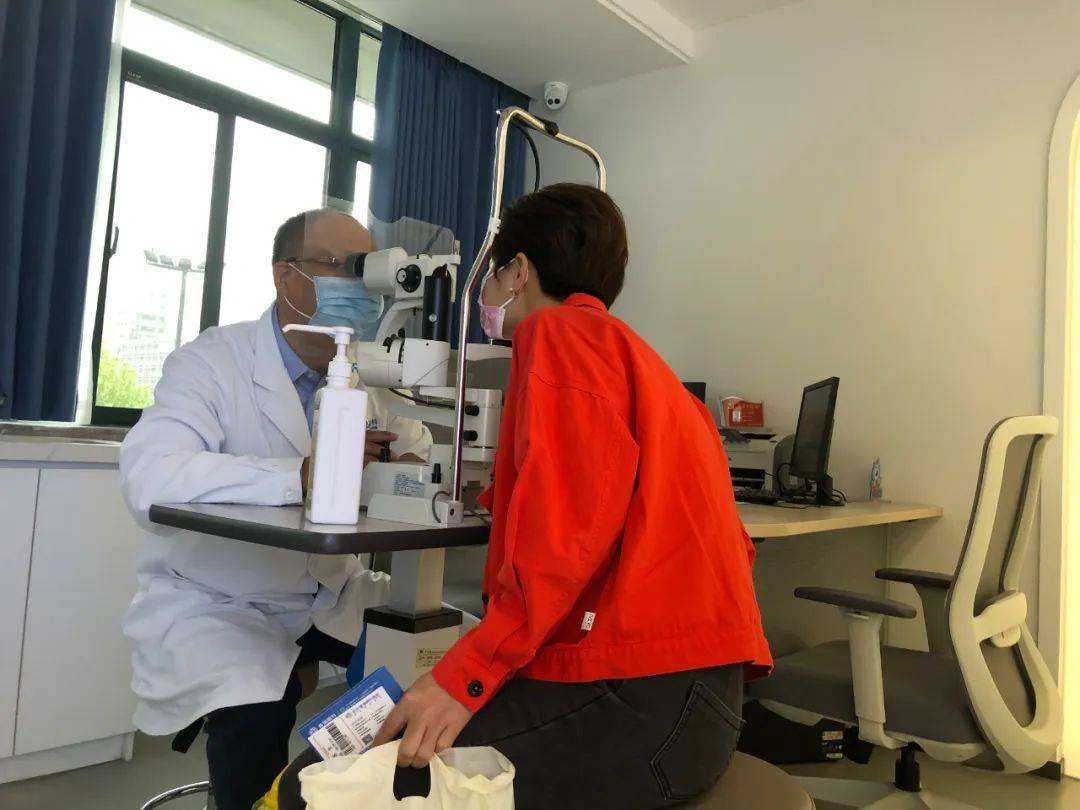 沈政伟教授做客《健康快车道》科普青少年儿童近视防控相关问题