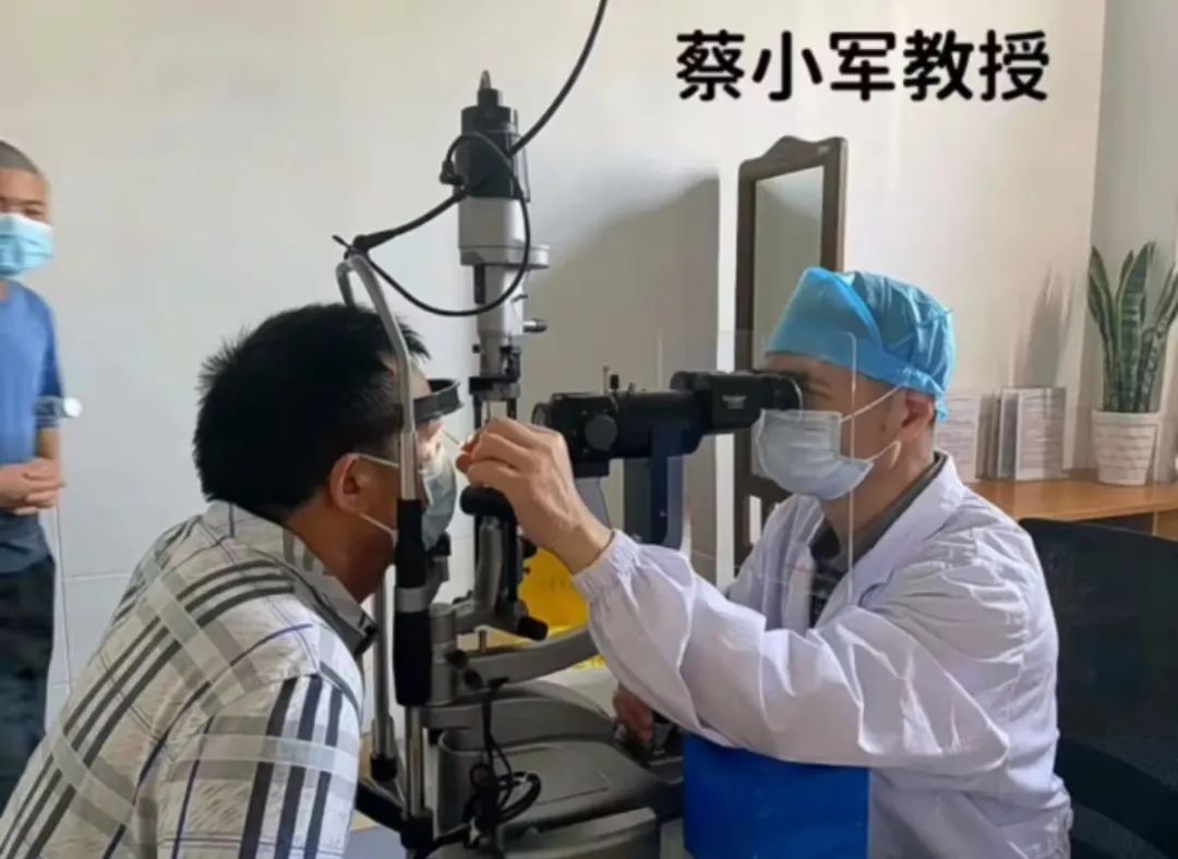 武汉大学中南医院眼科开展「爱眼日」宣传咨询和义诊活动