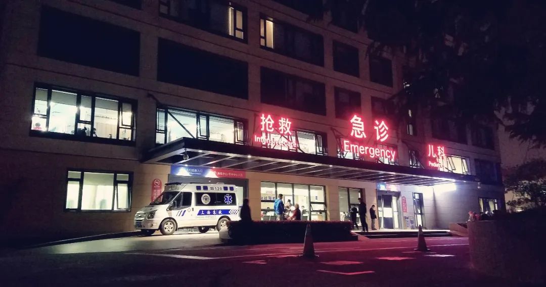 在 ICU 与死神较量的同仁重症人