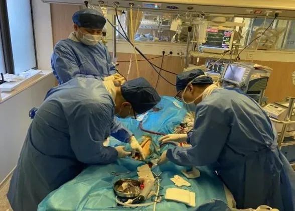 在 ICU 与死神较量的同仁重症人