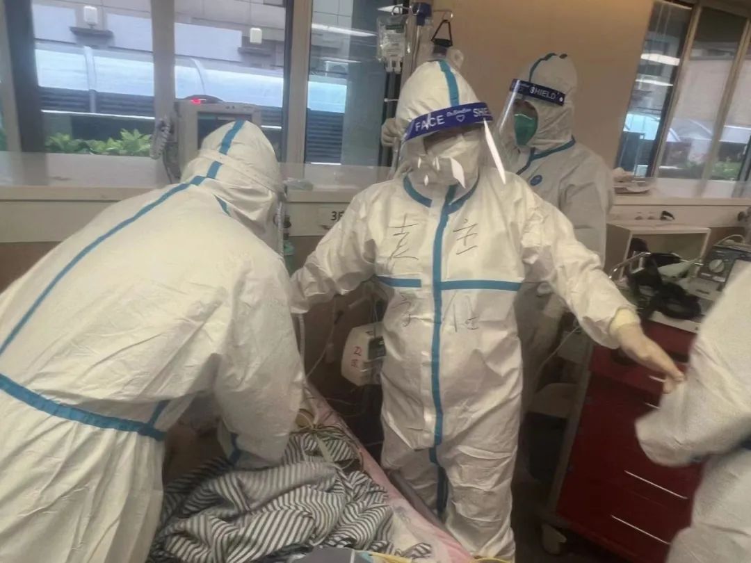 在 ICU 与死神较量的同仁重症人