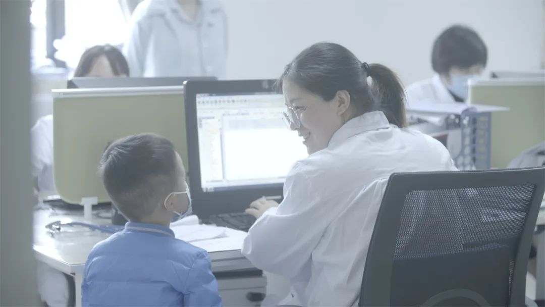 聚焦儿童病痛 关乎爱与成长：纪录片《大象出没的地方》腾讯视频上线