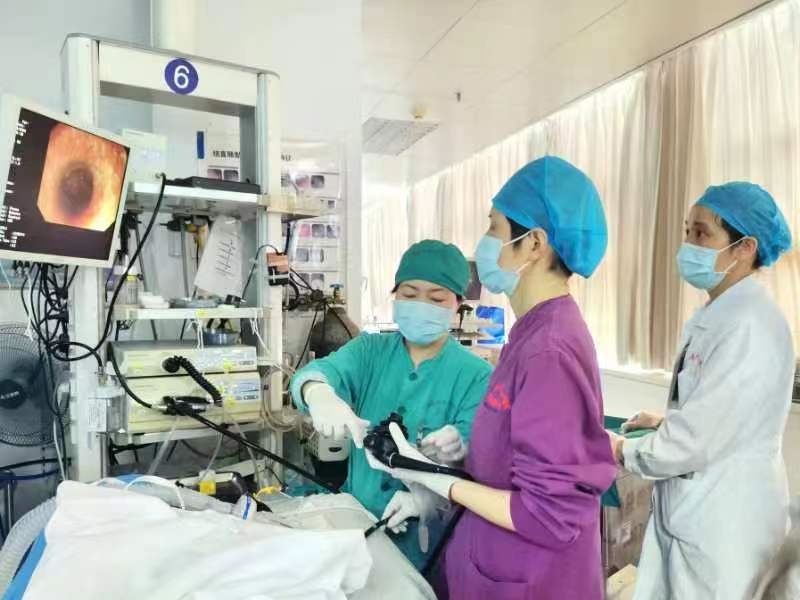 广西首例：女子饭后剧烈腹痛、恶心呕吐，广西医科大一附院消化内科团队新技术治顽疾