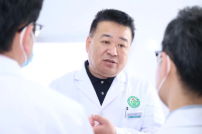 西安大兴医院贾栋：守卫生命「雷区」的硬核「团长」