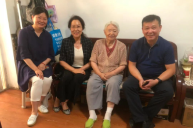 西安市中医医院党委开展「七一」走访慰问活动
