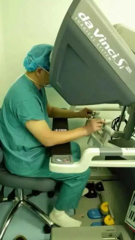 青岛大学附属医院心外科达芬奇机器人手术突破 400 例