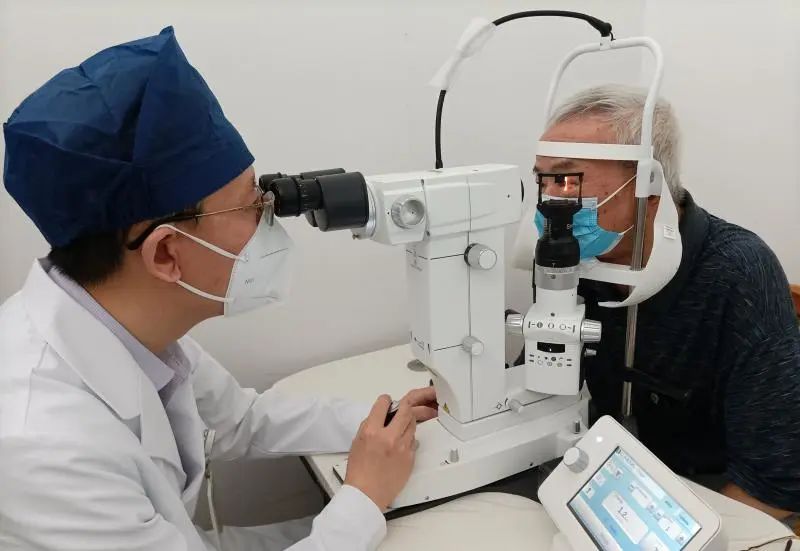 上海市同济医院眼科完成首例术中 OCT 联合微型角膜刀辅助低温保存角膜移植术