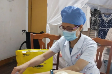 她把满腔的热情奉献给自己热爱的伤口造口事业——记淮安市一院国际造口治疗师唐艳华