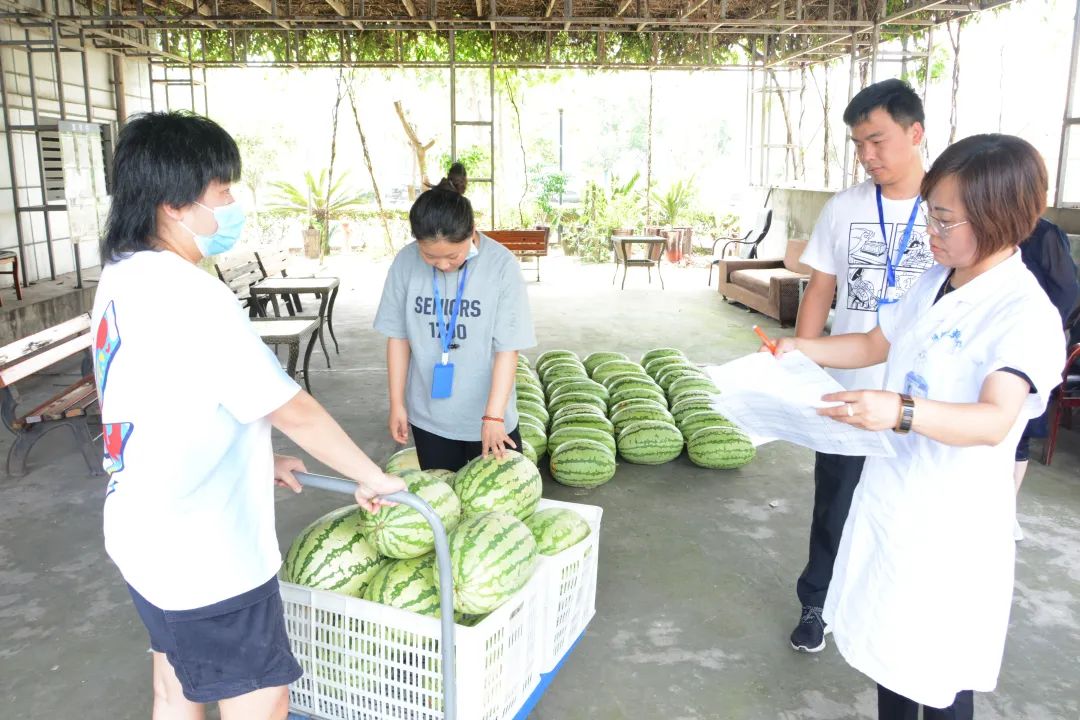 成都誉美医院：炎炎夏日送福利，「凉」了身子「暖」了心
