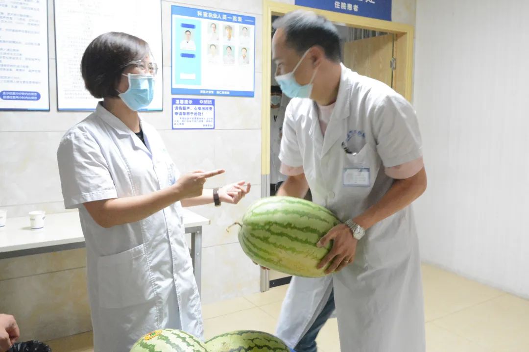 成都誉美医院：炎炎夏日送福利，「凉」了身子「暖」了心