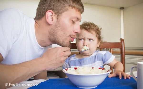 宝宝断奶方法不对≈变相坑娃！快来 Get 转奶的正确姿势吧↓