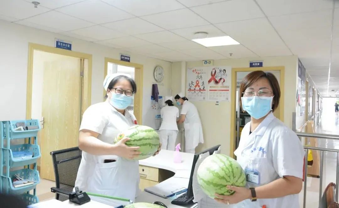 成都誉美医院：炎炎夏日送福利，「凉」了身子「暖」了心