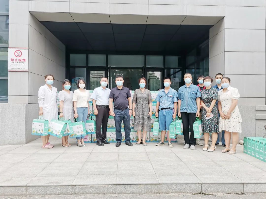 酷暑送清凉 关爱人心暖——西安市中医医院工会组织开展「夏送清凉」活动