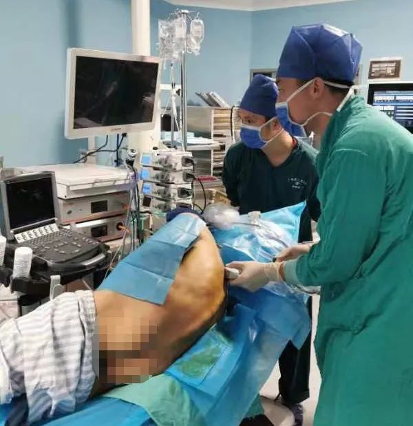 超声「导航」精准麻醉——广西壮族自治区人民医院为强直性脊柱炎患者摆脱结石困扰