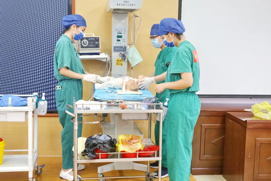 鼎城区危重孕产妇及新生儿急救演练在常德市第四人民医院进行