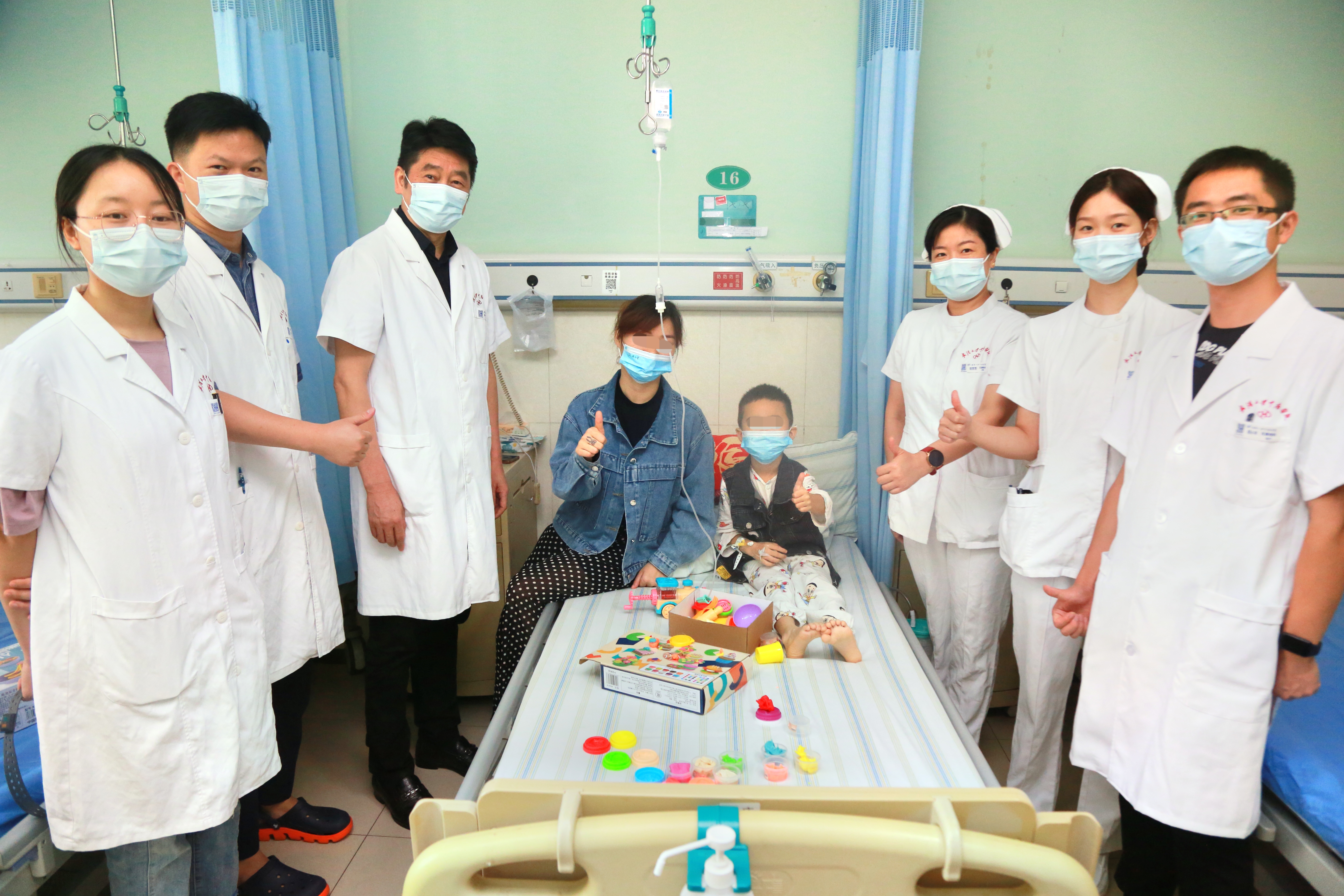 「再障」男童扁桃体反复发炎 医生突破禁忌为他成功手术