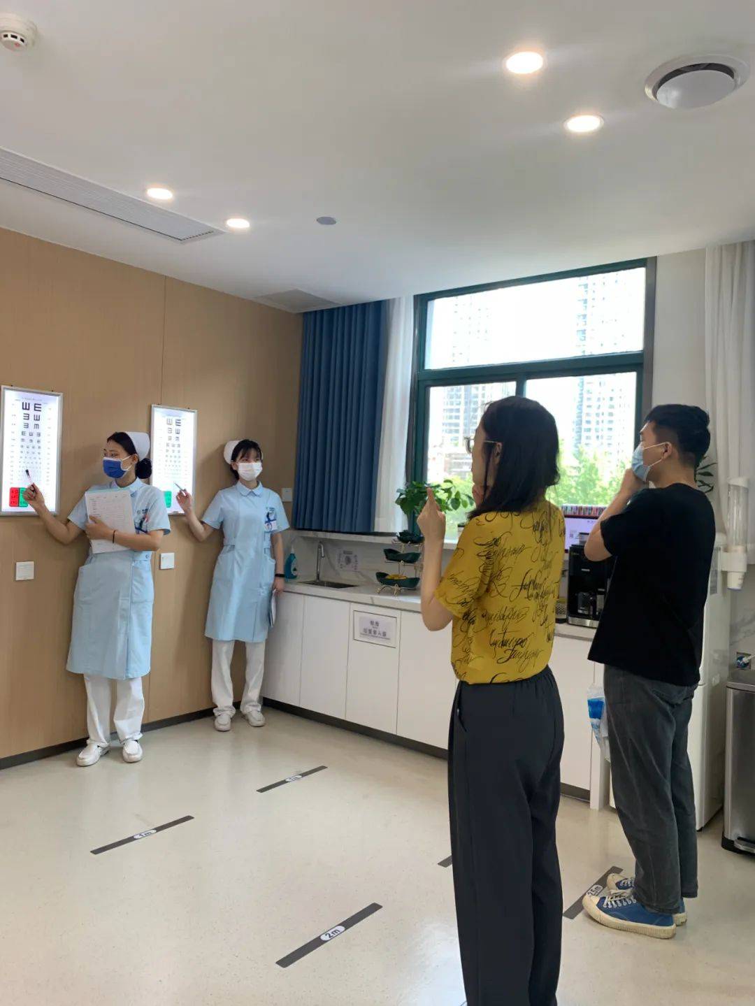 武汉普瑞眼科医院暑期摘镜热，专家提醒：需要注意这几点