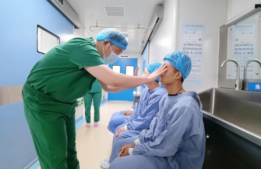 聊城华厦眼科于瑞云：左右手均能做手术的「刀尖舞者」