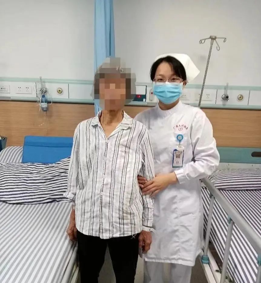 达芬奇机器人「神助攻」 ——广西壮族自治区人民医院为高龄患者切除腹膜后肿瘤
