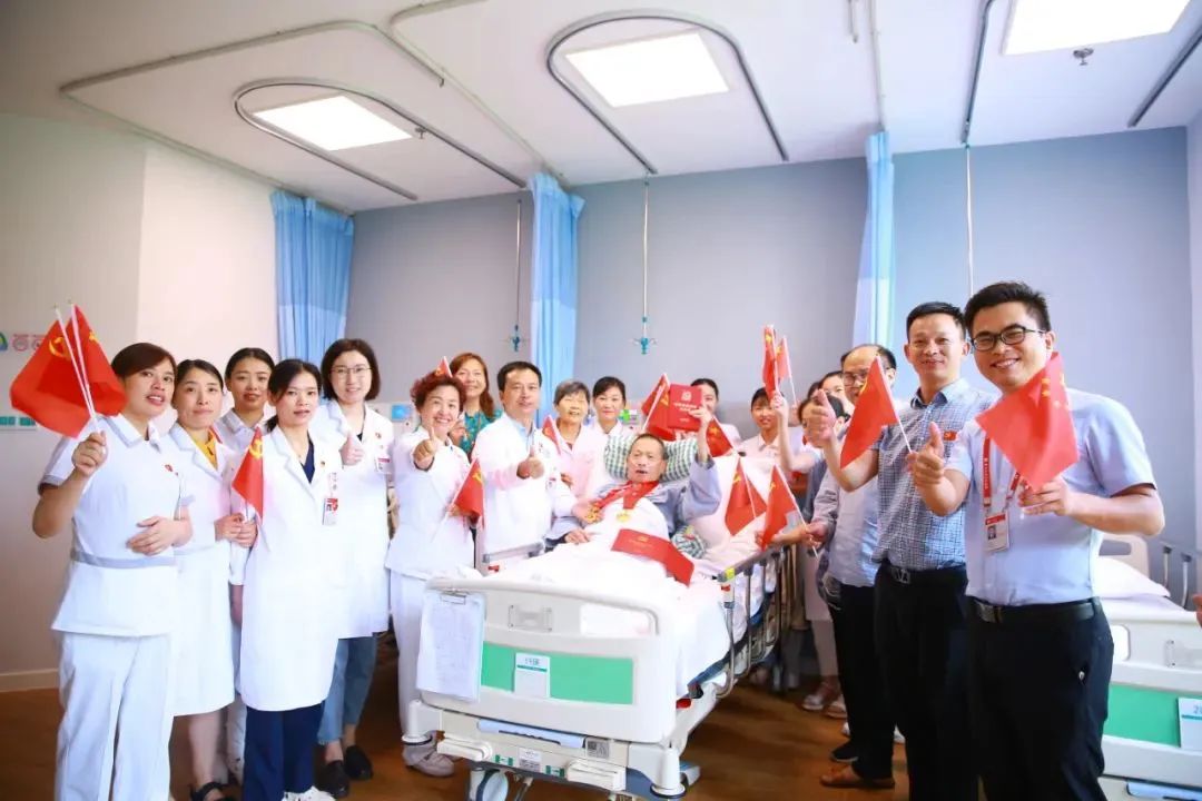 八一建军节——重庆松山医院荣获「爱国拥军单位」称号