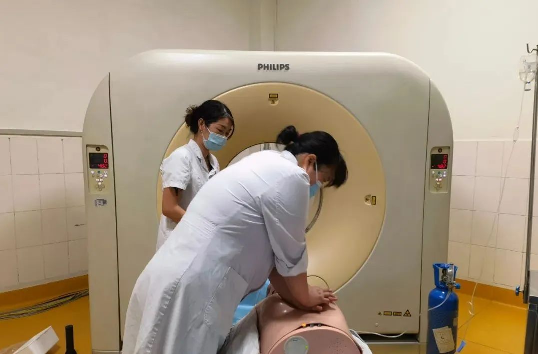 柳州市红十字会医院放射科开展造影剂重度过敏反应抢救演练