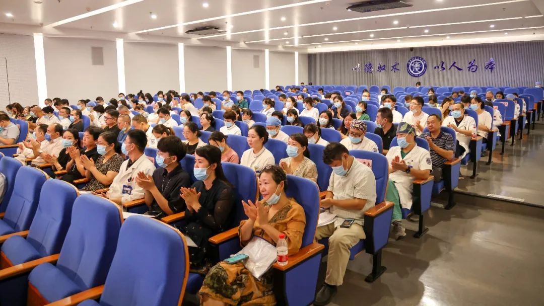 南京江北医院圆满召开第八届职工代表大会第三次会议