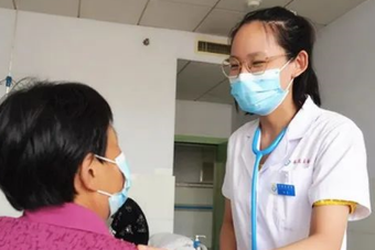 医生垫付医药费，解患者燃眉之急