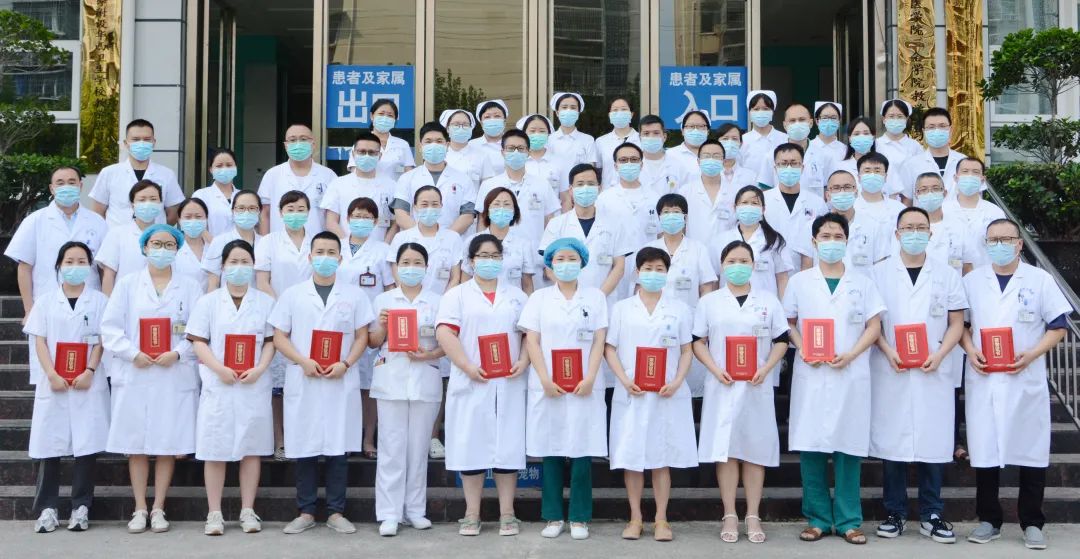 「救死扶伤君不悔，医者担当践初心」 ——我们是中国医师