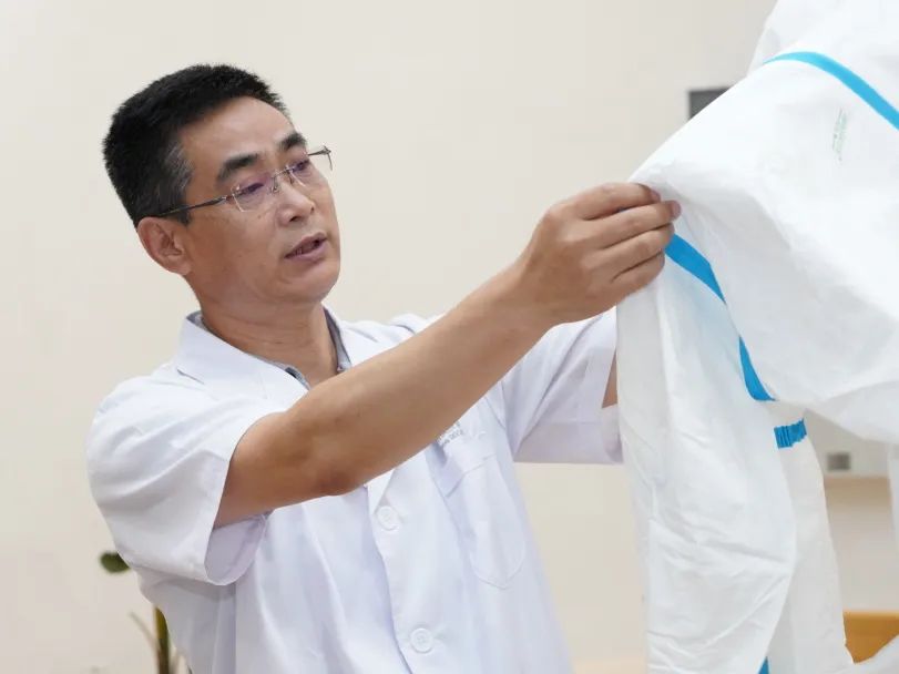 中国医师节 | 我院优秀医师获评吴江区「最美感控人」「最美医师」