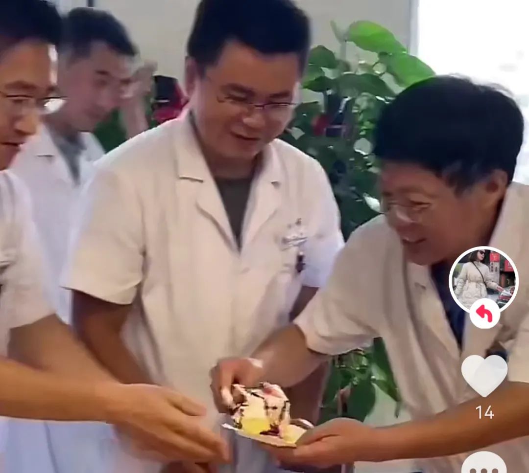 南石医院各科室举办庆祝 8·19 中国医师节活动