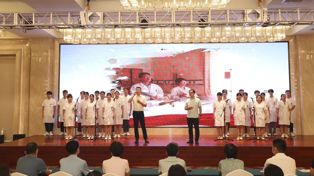 「医」心向党  踔厉奋进 | 威海市妇幼保健院举办庆祝第五个「中国医师节」文艺汇演