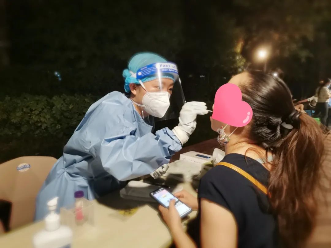 重庆海扶医院 40 名医护人员驰援抗疫
