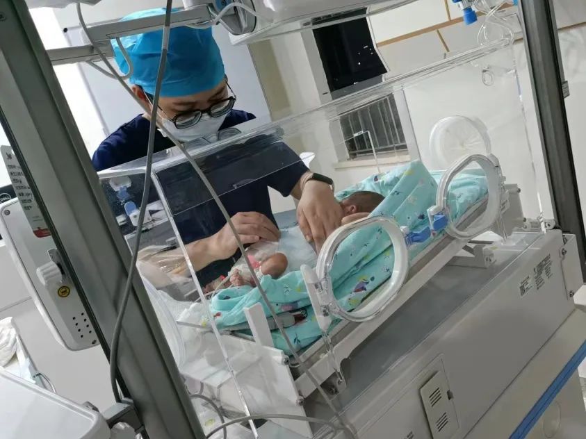 苏州京东方医院首例早产龙凤胎宝宝出院回家了！