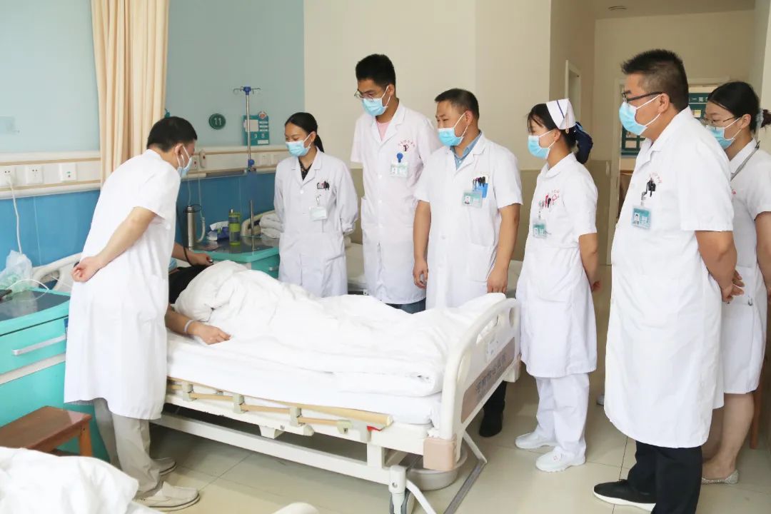 喜报！河南信合医院荣获信阳市 2022 年度医疗卫生工作「先进集体」和「先进个人」称号