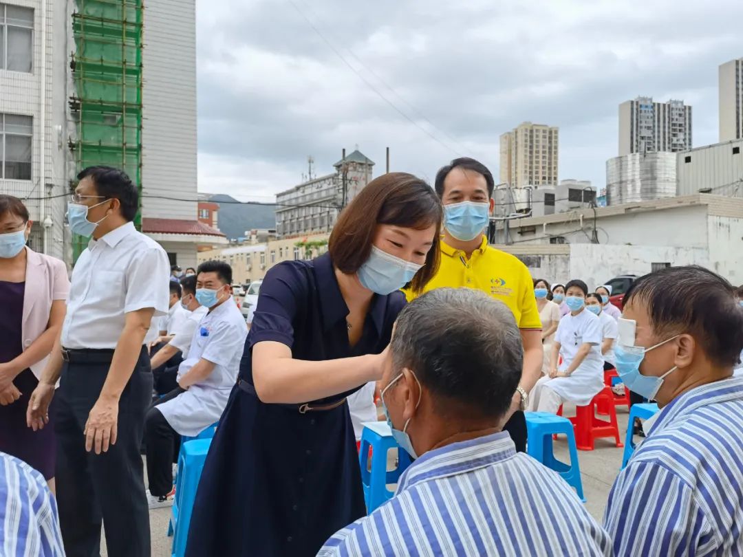 中国流动眼科手术车「复明 18 号」项目（柳城站）正式启动！