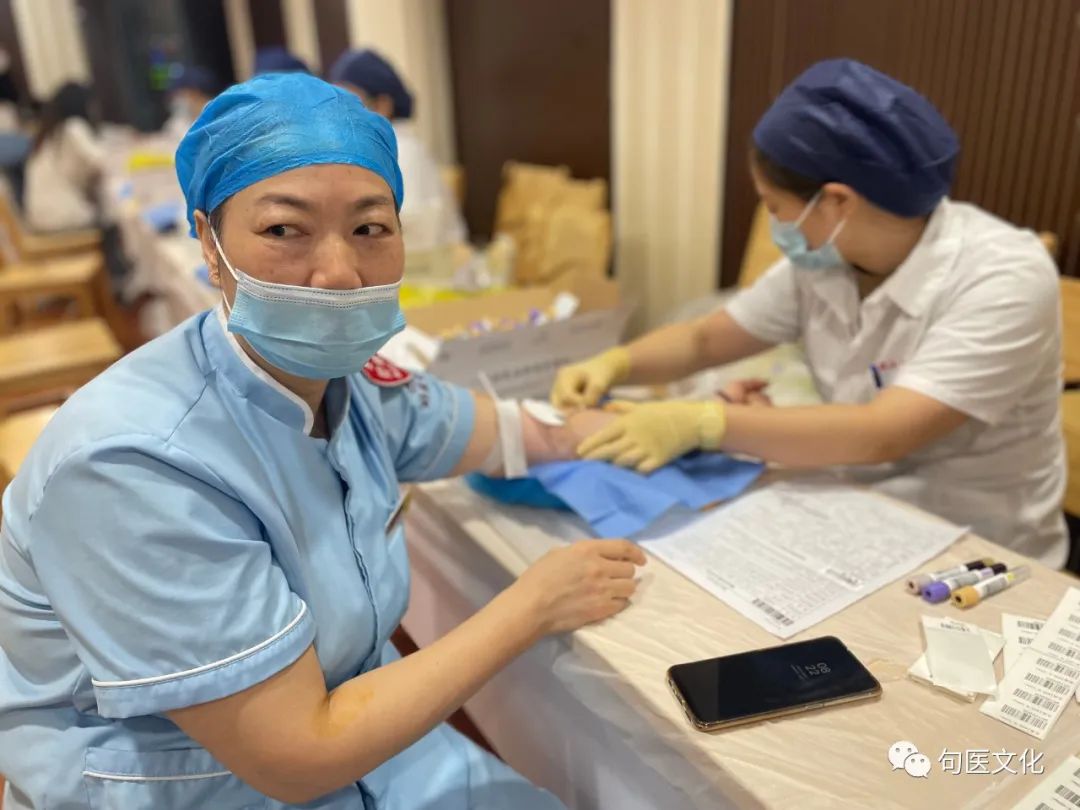 228 名句医人无偿献血 70300 ml，创造了医院单次献血量最高记录