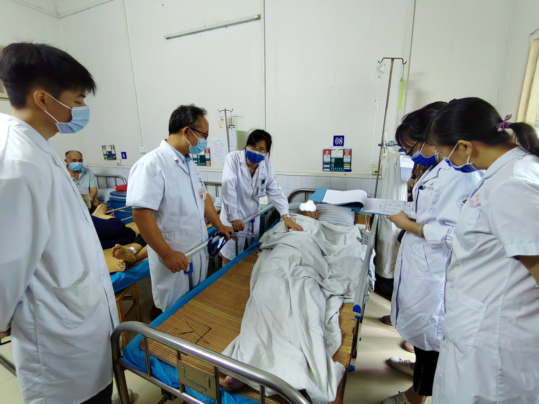 广西中医药大学一附院专家团队赴武宣县中医院开展专科联盟技术协作活动
