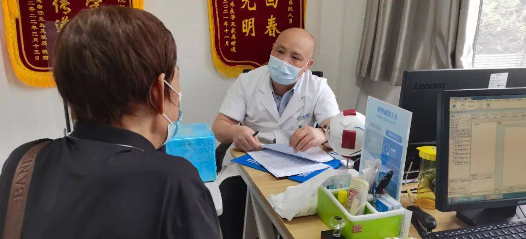 意外之祸导致眼病问题该怎么办？武汉普瑞眼科医院眼底病专家许泽骏在线科普