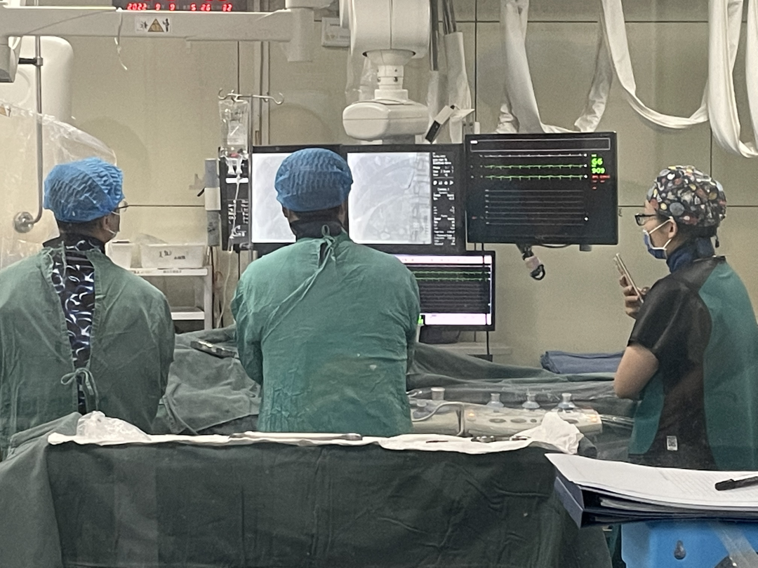 郑州人民医院完成院内首例肾上腺静脉取血术