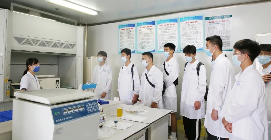 湖南文理学院首批医学检验生来院参观交流