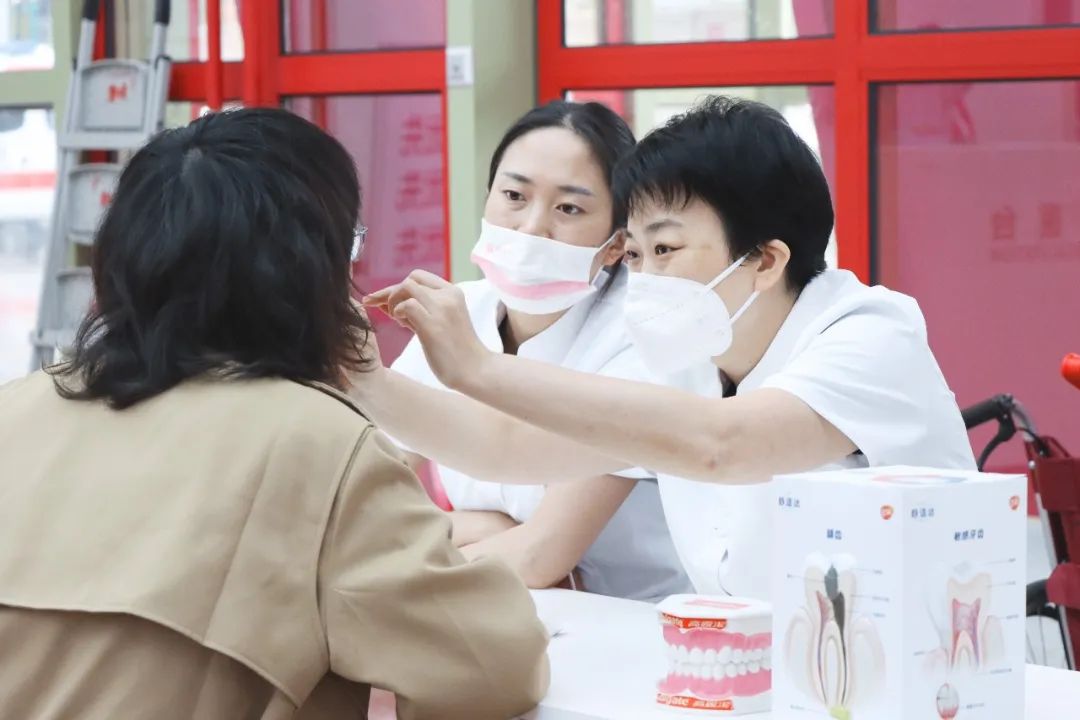西安高新医院口腔科开展「9.20 全国爱牙日」系列宣传活动