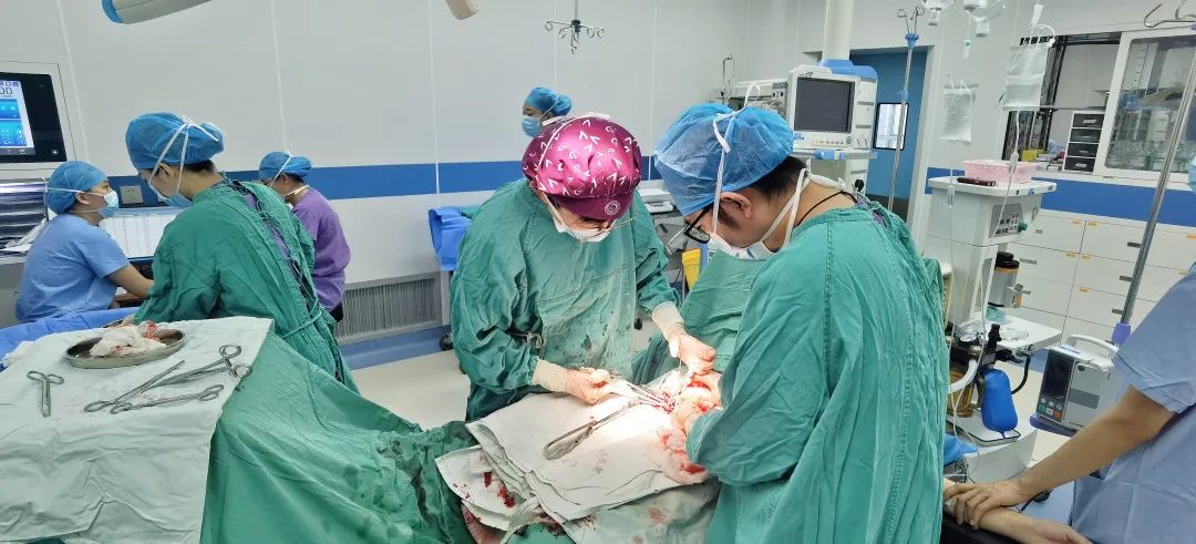 攀枝花妇幼保健院成功实施一例「完全性前置胎盘伴出血」剖宫产手术