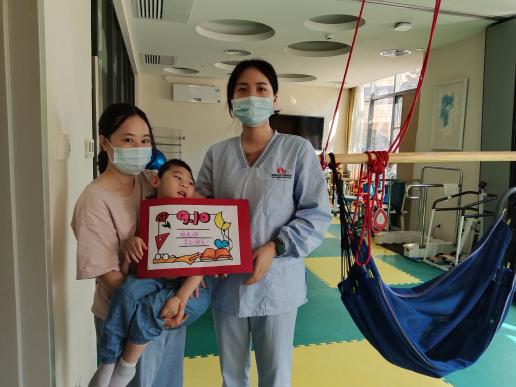 湖南妇女儿童医院儿童康复科开展社会融合亲子活动