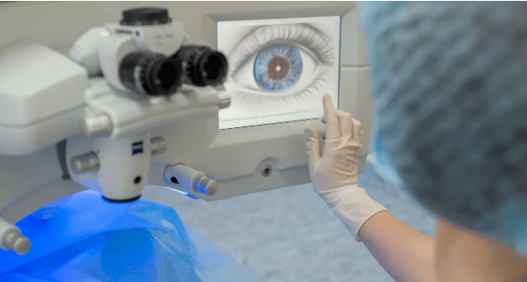 武汉普瑞眼科医院 ICL 人工晶体植入术助力高度近视一族摘掉眼镜，畅享 4K 视界