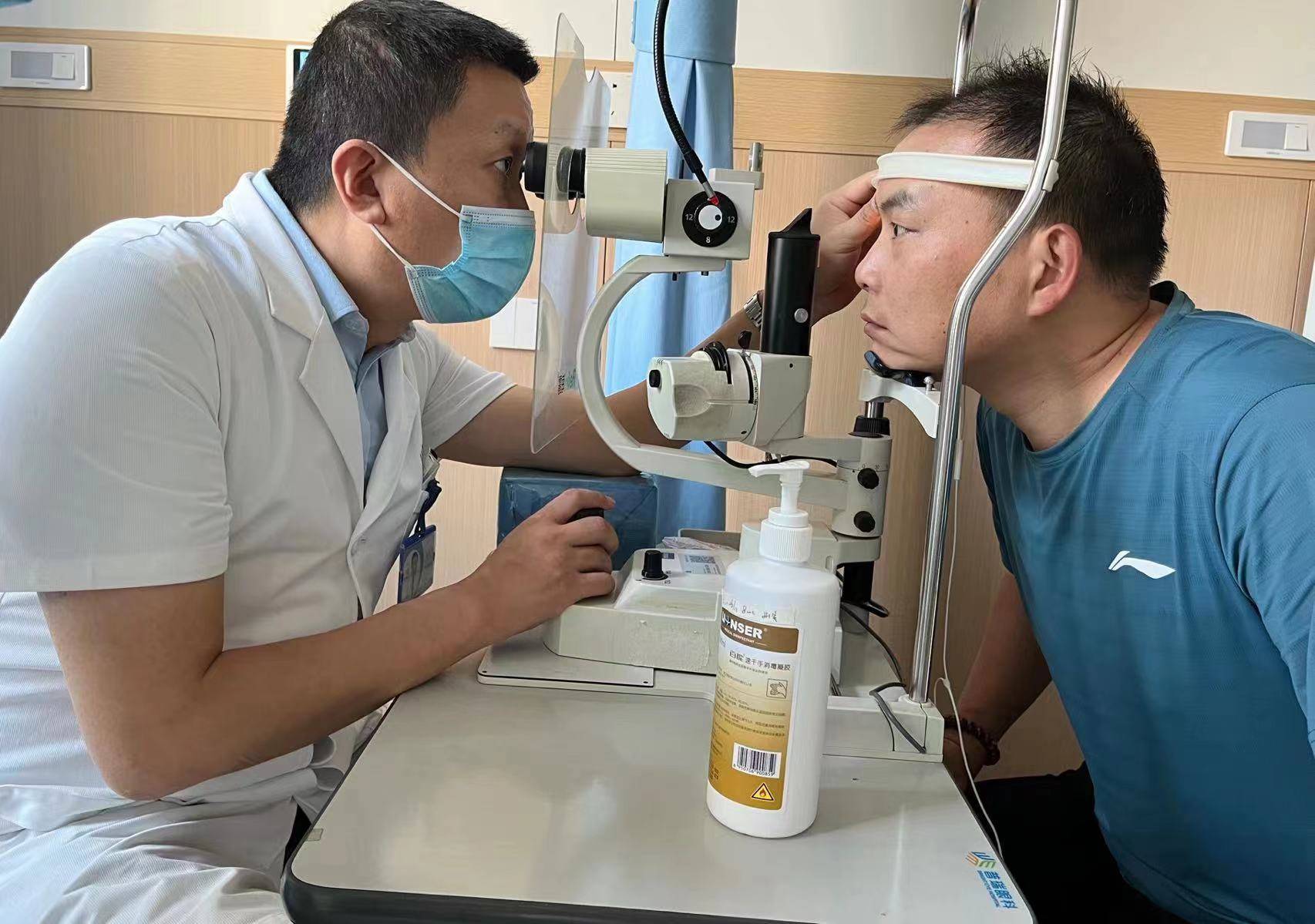 高科技三焦点散光人工晶体在武汉普瑞眼科医院成功植入